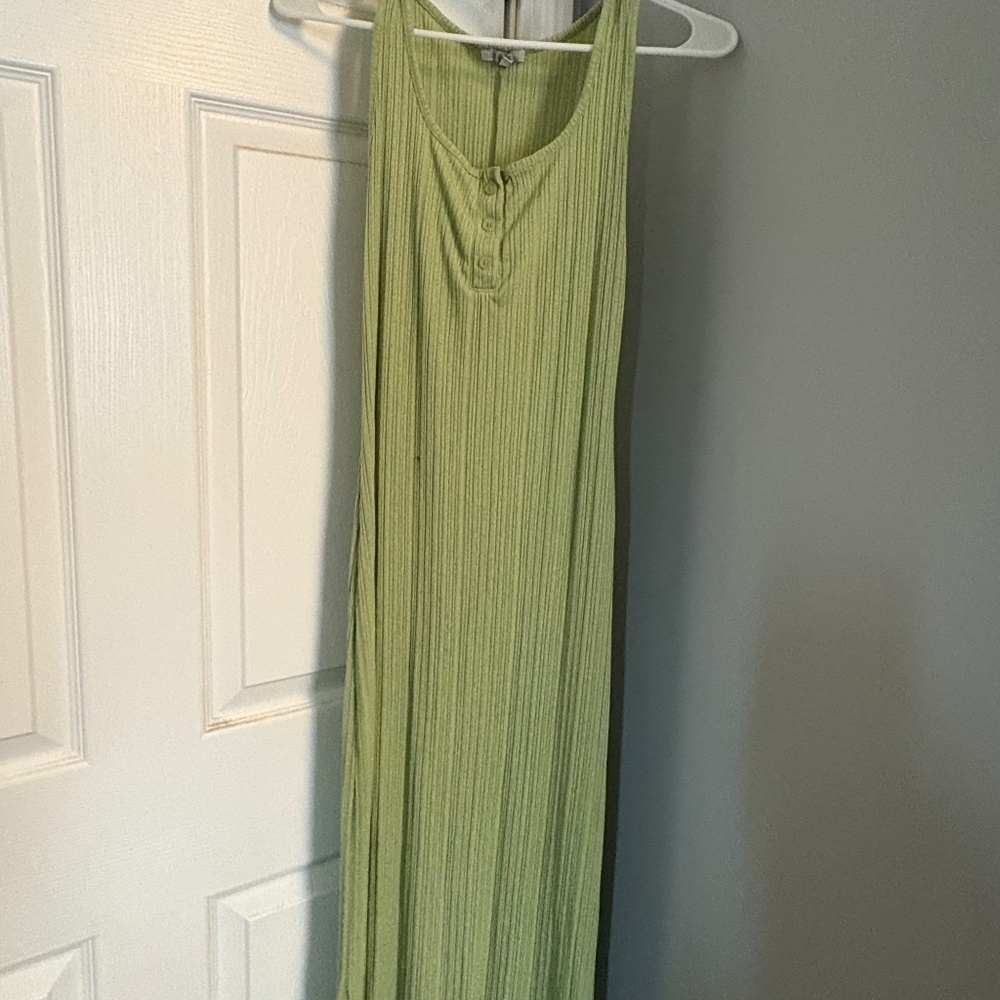 Lot of 10 Summer outfits